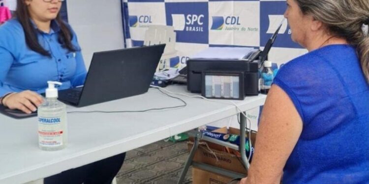 Ação Social da CDL na Praça Padre Cícero celebra Dia do Consumidor