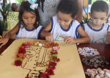 Estudantes da rede municipal realizam exposição artística no encerramento do Projeto Padre Cícero 2025