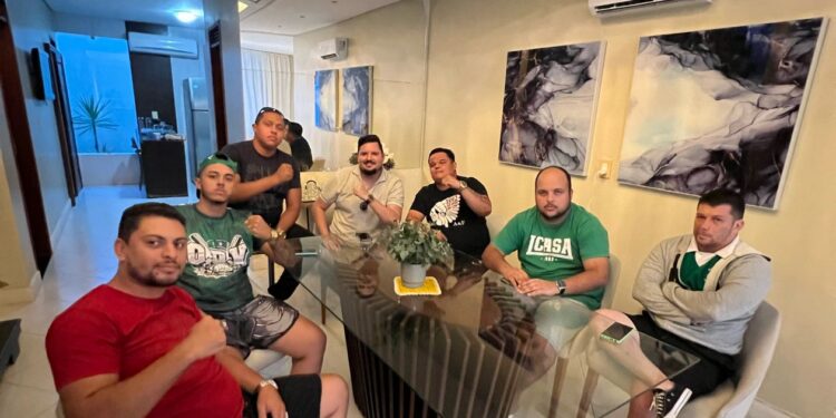 Representantes de organizadas do Icasa se reúnem com Lúcio Barão