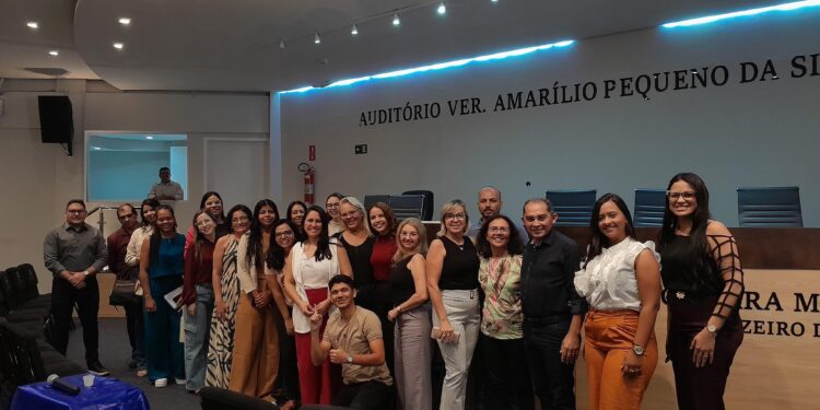 Câmara de Juazeiro do Norte promove workshop sobre inclusão no mês de conscientização do autismo