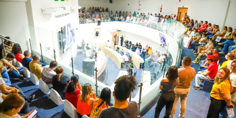 Sessão da Câmara Municipal de Juazeiro do Norte é marcada pela presença de servidores municipais e aprovação de gratificação para agentes de endemias