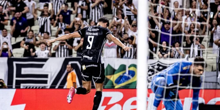 Brasileirão: Estreando em casa na competição, Ceará vence Grêmio por 2×0