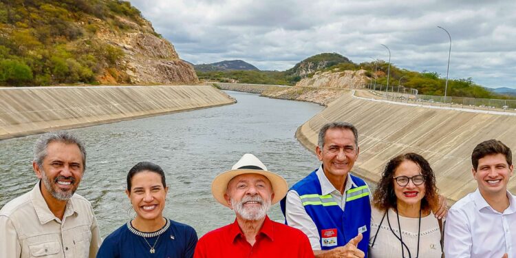 Presidente Lula assina ordem de serviço para ampliação no projeto de transposição do Rio São Francisco