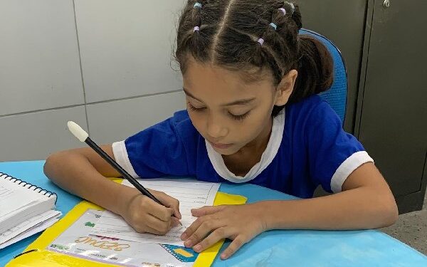 Projeto da Secretaria de Educação promove reforço pedagógico focado na recomposição da aprendizagem