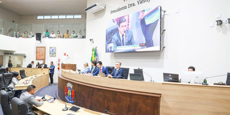 Câmara de Juazeiro do Norte apresenta projeto para regulamentar banco de horas dos servidores do Legislativo