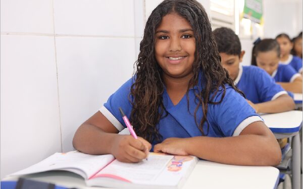 Juazeiro do Norte investe em educação antirracista e registra avanços históricos no censo escolar