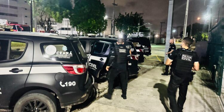 Em operação na Região Sul do Ceará, PCCE cumpre 21 mandados de prisão e apreende 24 armas e mais de mil munições