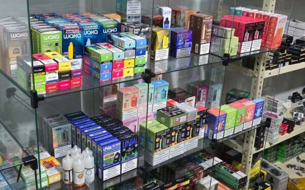 PMCE captura dupla e apreende cerca de R$ 50 mil em cigarros eletrônicos no município de Juazeiro do Norte