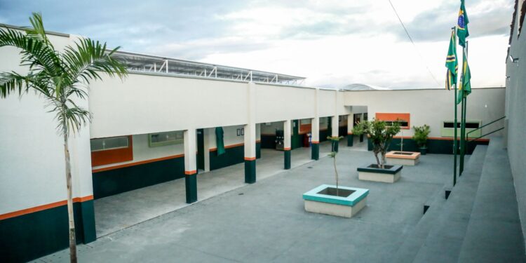 Escola Maria Alacoque Bezerra é reinaugurada no Alto da Alegria