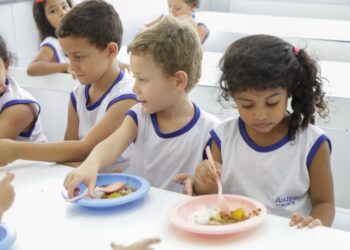 Juazeiro do Norte dispõe de cardápio completo para estudantes da rede municipal com restrições alimentares