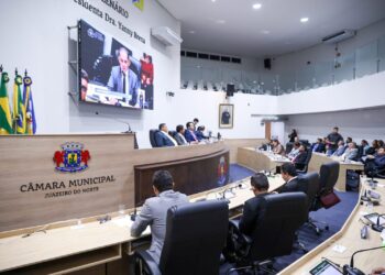 Câmara de Juazeiro encerra semestre com aprovação da LDO 2026 e debate sobre transporte de pacientes do TFD