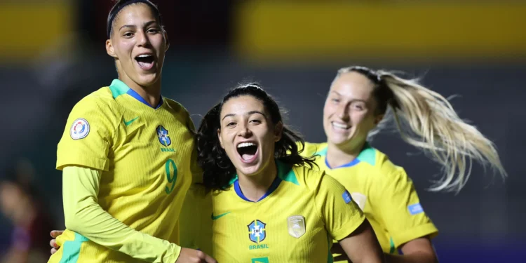 Brasil vence na estreia da Copa América Feminina com gols de Amanda Gutierres e Duda Sampaio