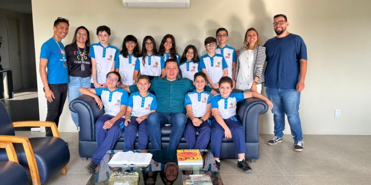 Educação e cidadania: alunos da Escola Casa da Árvore sugerem lei para revitalização do Rio Salgado