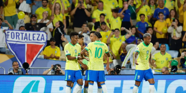 Brasil vence Chile por 3 a 0 com festa no Maracanã