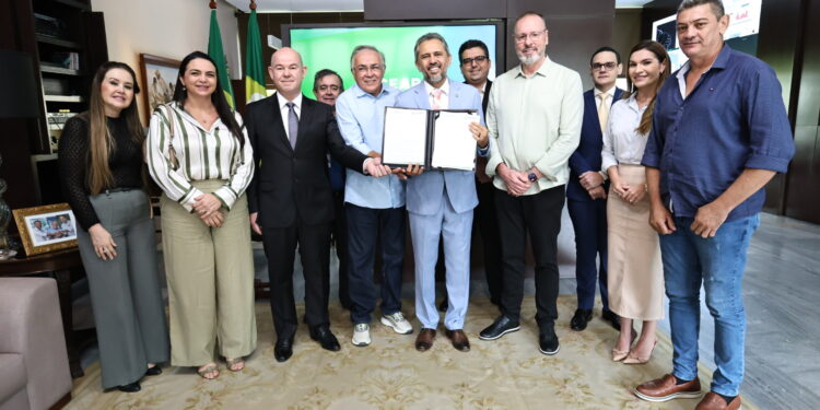 Novo parque industrial calçadista do Ceará terá investimento de R$ 40 milhões e geração de 800 empregos, anuncia Elmano