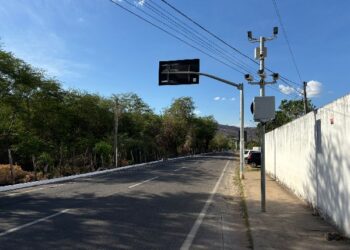 Radar eletrônico é instalado na Avenida do Agricultor para reforçar segurança viária
