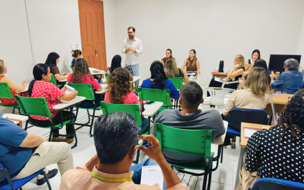 Sesa reúne gestores municipais para fortalecer ações de vigilância relacionadas à intoxicação por metanol