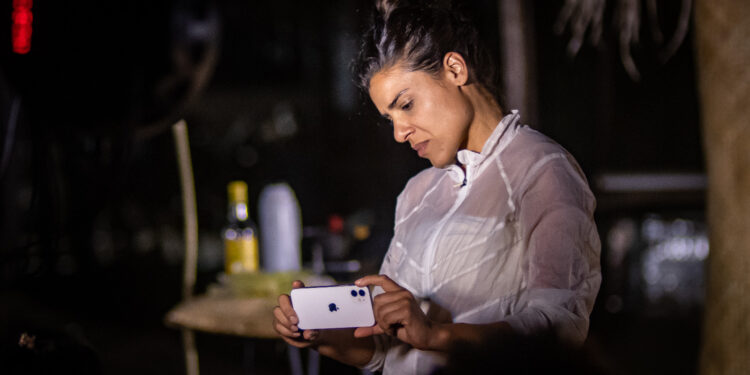 EJA da Escola Alaíde Silva Santos recebe espetáculo sobre memória, resistência e agricultura familiar