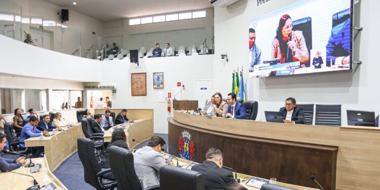 Câmara de Juazeiro do Norte aprova criação de casa de acolhimento para adultos com autismo e projeto “Academia para Todos”