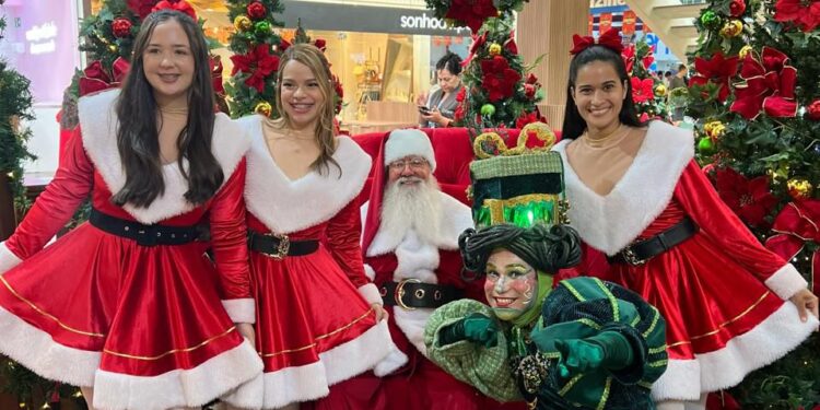 Cariri Shopping celebra magia do Natal com chegada especial do Papai Noel e cortejo festivo pelas ruas de Juazeiro do Norte