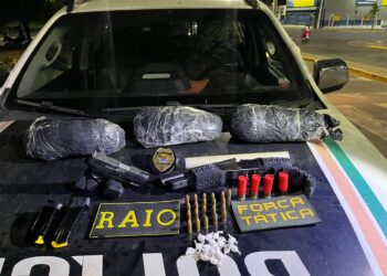 Ofensiva policial resulta na prisão de dois suspeitos e na apreensão três armas de fogo e drogas no Cariri