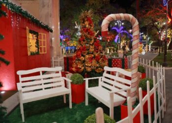 Praça Padre Cícero recebe a Casa do Papai Noel com atendimento diário