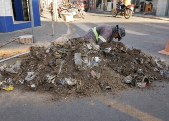 Volumes de resíduos retirados na rede de drenagem de Juazeiro correspondem a aproximadamente 40 caminhões de caçamba
