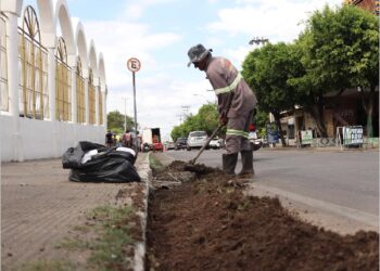 Serviços de desobstrução na rede de drenagem chegam a mais 5 áreas de Juazeiro do Norte