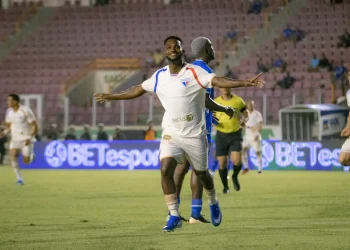 Fortaleza bate Confiança e avança às semis da Copa do Nordeste