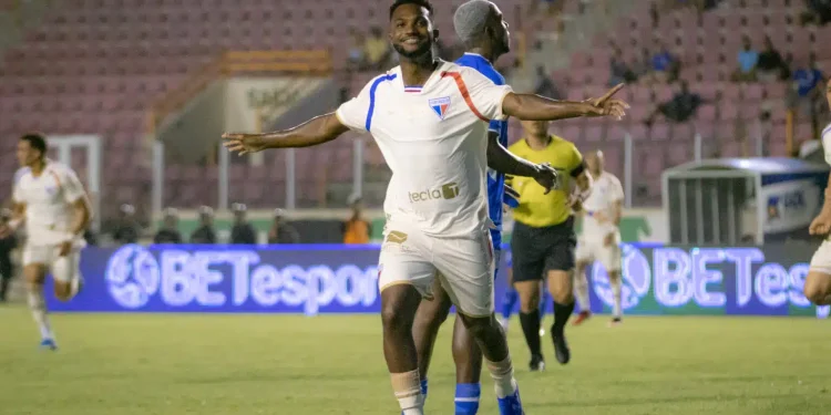 Fortaleza bate Confiança e avança às semis da Copa do Nordeste