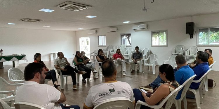 Barbalha reforça ações de limpeza urbana no período das festividades no Centro Histórico