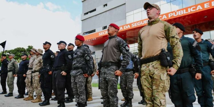 IV Curso de Operações Especiais (COEsp) da PMCE teve início nesta segunda-feira (1º) com palestra do secretário da SSPDS