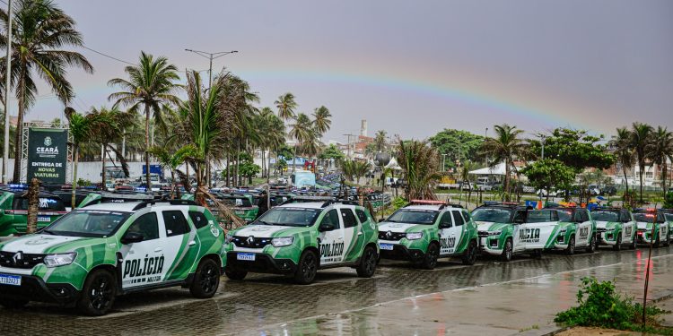 Polícia Militar do Ceará recebe mais 100 novas viaturas, incluindo 29 com blindagem