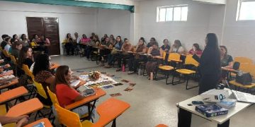 Rede municipal de Juazeiro do Norte recebe material didático voltado à diversidade cultural