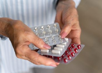 Antibiótico ou anti-inflamatório: quais os riscos da automedicação?