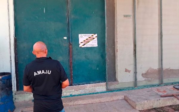 AMAJU realiza vistoria e interdita setor de graxaria em frigorífico de Juazeiro do Norte