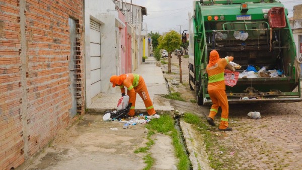 Juazeiro do Norte coleta mais de sete mil toneladas de lixo domiciliar por mês