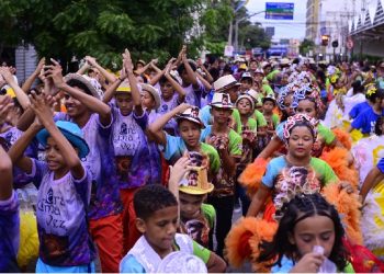 Cortejo Cultural leva tradições populares às ruas de Juazeiro do Norte e marca abertura dos festejos juninos