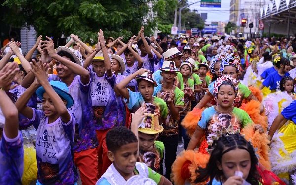Cortejo Cultural leva tradições populares às ruas de Juazeiro do Norte e marca abertura dos festejos juninos