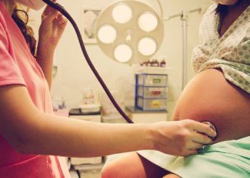 Índices de gravidez na adolescência recuam quase 40% no Ceará