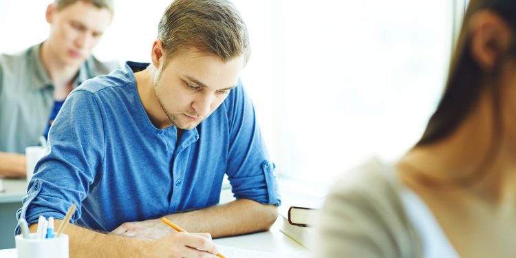 Uece abre inscrição para o Vestibular de 2026.2 com 2.228 vagas